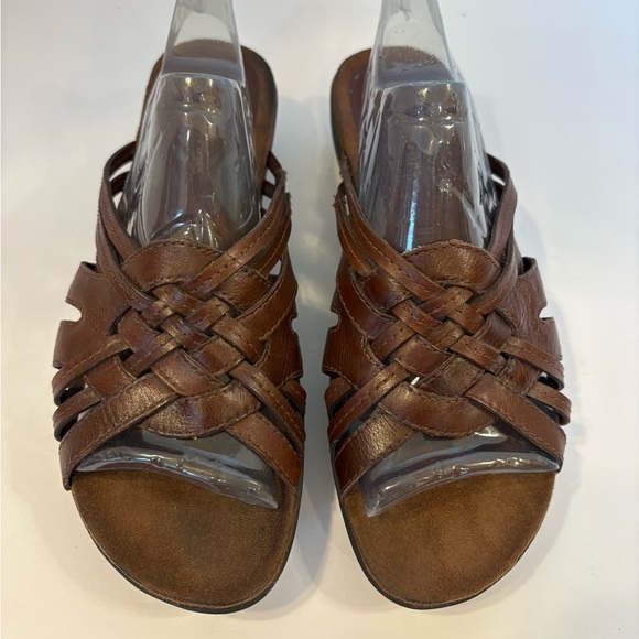 BareTraps Ambar brown leather strappy slide -on sandals size 8.5 - Picture 1 of 10